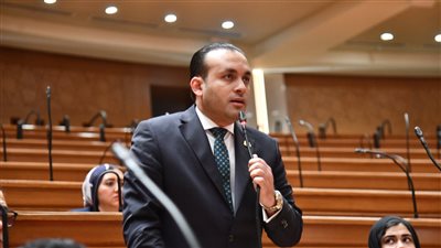 مستشفيات متعثرة منذ 2005 وطرق متهالكة ومدارس لم تدخل الخدمة.. والأولوية لاستكمال المشروعات المتوقفة