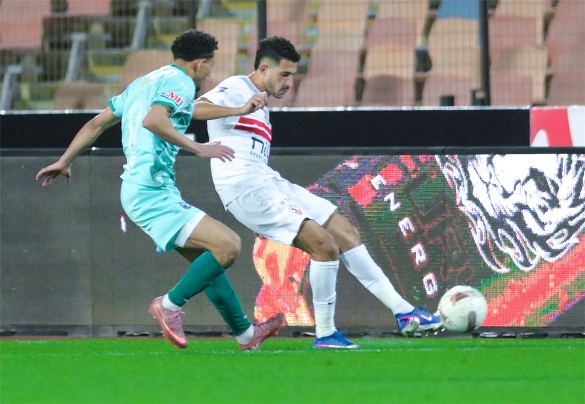 فيديو | الزمالك يقتنص فوزًا مثيرًا من بيراميدز ويبتعد بصدارة الدوري المصري