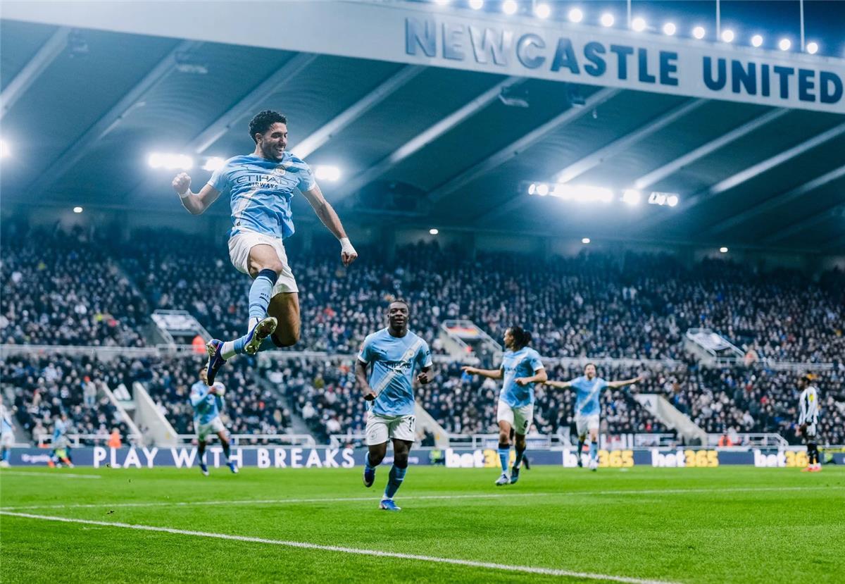 سبب واحد يدفع ليفربول للتعاقد مع عمر مرموش الصيف المقبل