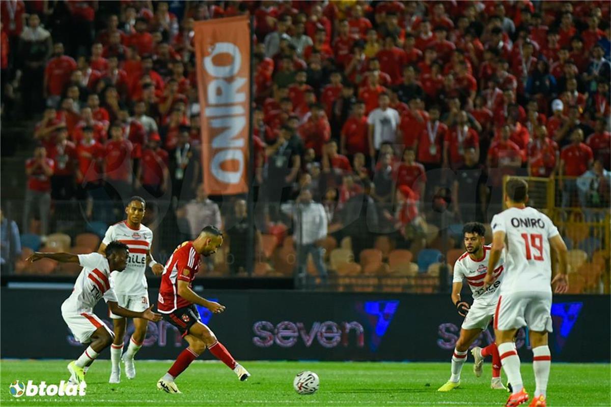 شوبير يحسم الجدل بشأن هوية حكم مباراة الأهلي والزمالك