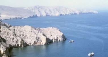 وسط تعثر المفاوضات بين طهران وواشنطن.. عراقجى يواصل مشاوراته بلقاء مع بوتين.. أنباء عن مقترح جديد لإنهاء الحرب وفتح”هرمز”.. الوسطاء قدموا المقترح الإيراني لواشنطن.. طهران: مطالب أمريكا المفرطة أفشلت التفاوض
