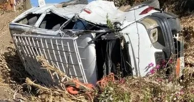 إصابة 5 أشخاص إثر انقلاب ميكروباص فى أطفيح