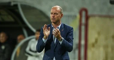 توروب يحذر نجوم الأهلى من قوة بيراميدز رغم الخسارة من الزمالك