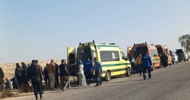 إصابة 4 أشخاص صدمتهم سيارة أمام مسجد الأباصيرى ببنى سويف