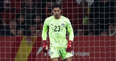 صراع الحراس يشتعل قبل قمة الأهلى وبيراميدز.. شوبير يتحدى خبرة الشناوى بالأرقام