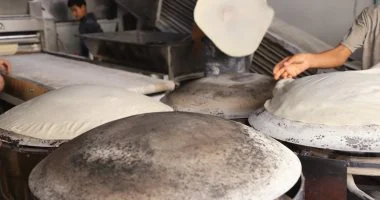 خبز الصاج فى سيناء.. تراث متوارث يواكب الحداثة ويغزو موائد الحضر.. صور