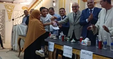 محافظ الأقصر يستجيب لطلب طفل من حفظة القرآن ويوجّه بعلاجه