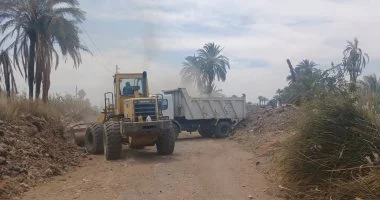 رفع 1200 طن مخلفات من طريق بني زيد – فزارة بأسيوط