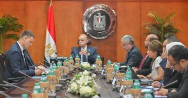وزير الاستثمار يبحث مع سفير بيلاروسيا تعميق التصنيع المحلى وتطوير الشراكات الصناعية