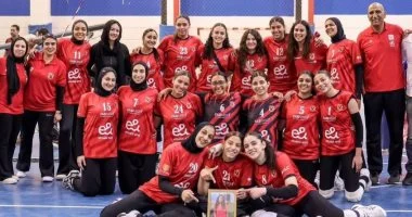 ناشئات الكرة الطائرة بالأهلى يتوّجن بكأس مصر