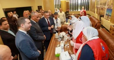 محافظ كفر الشيخ يتفقد الفرق الطبية المتنقلة لمبادرة «100 مليون صحة».. صور