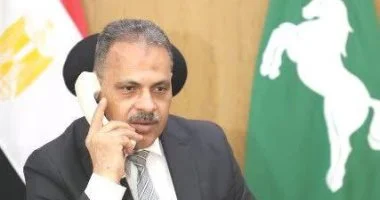 محافظ الشرقية يطمئن على مدير مركز شباب أبو حماد إثر التعدى عليه