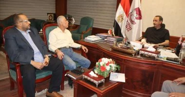 محافظ سوهاج يستقبل مستشار رئيس الوزراء لمتابعة مشروعات “حياة كريمة”