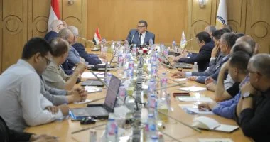 محافظ قنا يستقبل مساعد وزير التنمية لاستعراض إنجازات برنامج التنمية المحلية بصعيد مصر