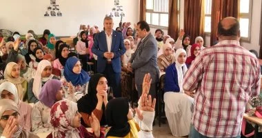 تعليم الشرقية يتابع مبادرة ساعة مجانية للمراجعات النهائية للشهادة الإعدادية