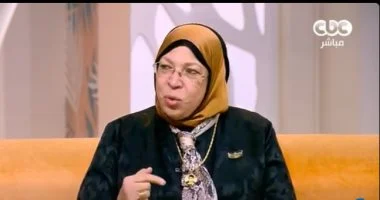 هل قسوة بعض الآباء على أبنائهم من علامات اقتراب الساعة؟.. داعية تجيب