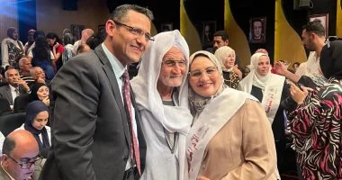 نقابة الصحفيين تكرم الزميلة زينب عبداللاه باليوم السابع ضمن الأمهات المثاليات