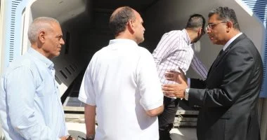 محافظ البحر الأحمر يطلق أولى المكتبات الرقمية العائمة بشواطئ البحر الأحمر
