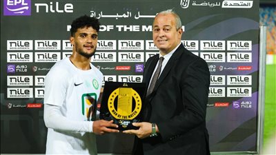 أسامة فيصل يفوز بجائزة أفضل لاعب في مباراة البنك الأهلي والمقاولون العرب