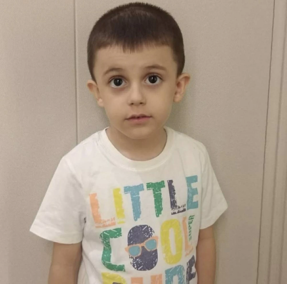 ستاد الاهلي :  طفل يذبل… وأم تقاوم: هل يسبق الأملُ المرض