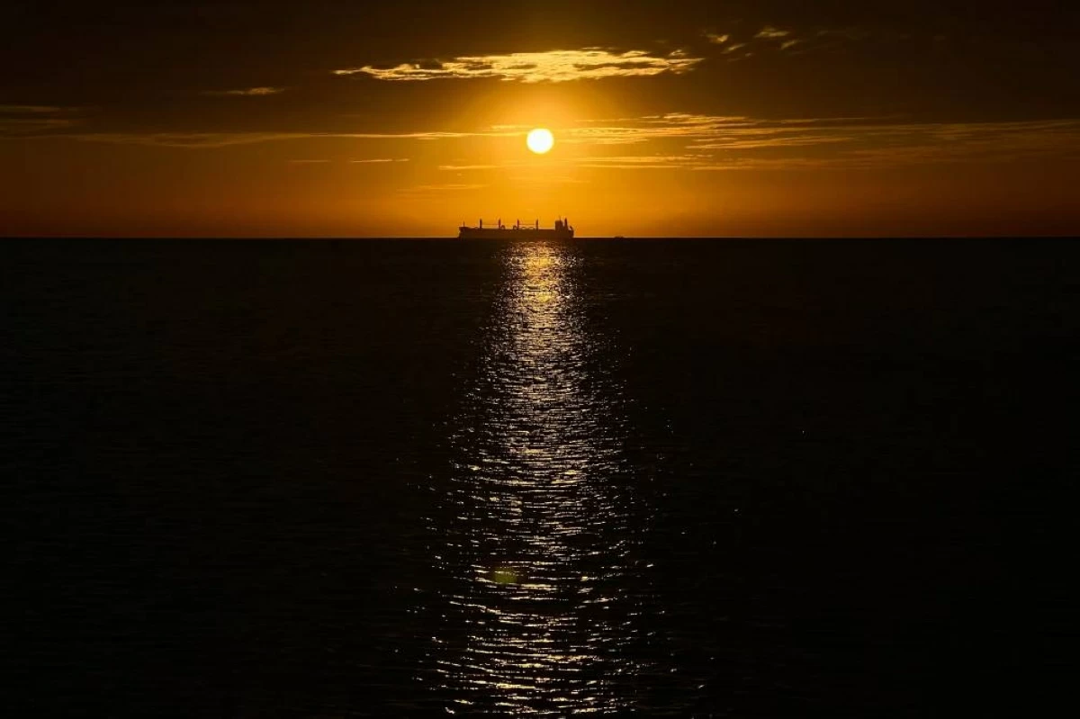 أسعار النفط تتقلّب على وقع تهديدات ترامب بحصار مطوّل لإيران