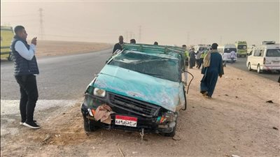 إصابة 15 عاملا في انقلاب سيارة ربع نقل بالطريق الصحراوى الغربى بأسوان