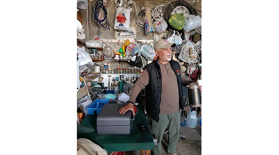 متقاعد أردني يُسخّر حياته لحماية الطبيعة