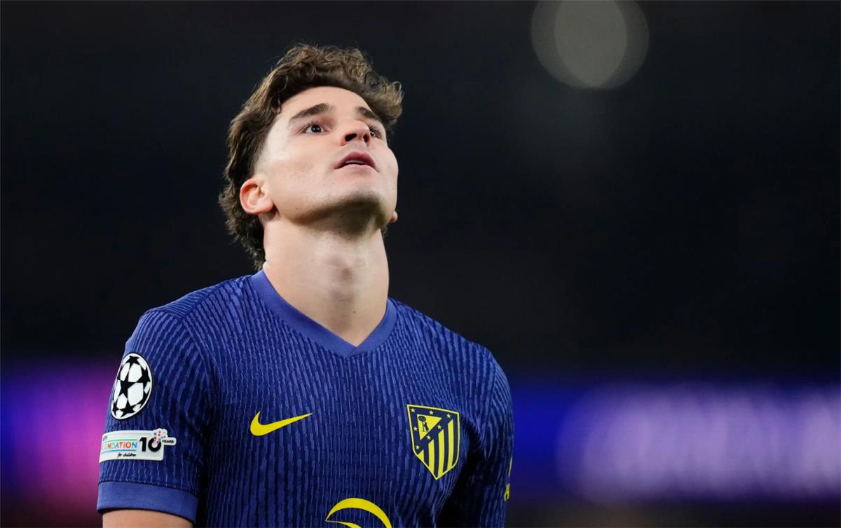 برشلونة يحقق تقدماً ملموساً في مفاوضات ضم ألفاريز