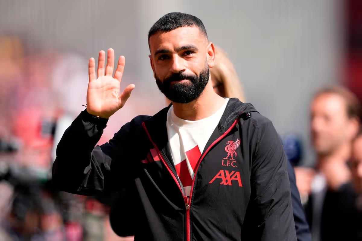 محمد صلاح يعلن قراره النهائي حول مستقبله الكروي