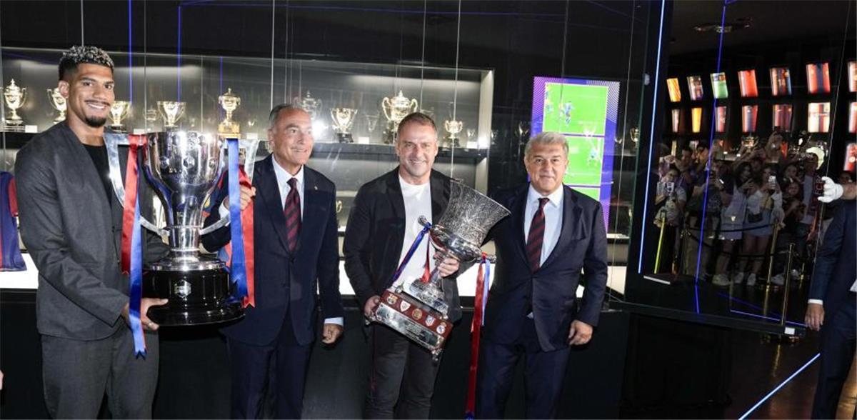 رئيس برشلونة يؤكد بناء فريق قوي بتكلفة 30 مليون يورو