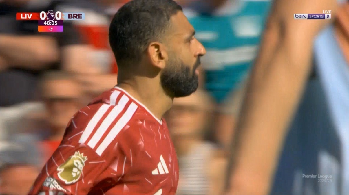 محمد صلاح يفوت فرصة تهديفية واضحة لفريق ليفربول ضد برينتفورد في الدوري الإنجليزي