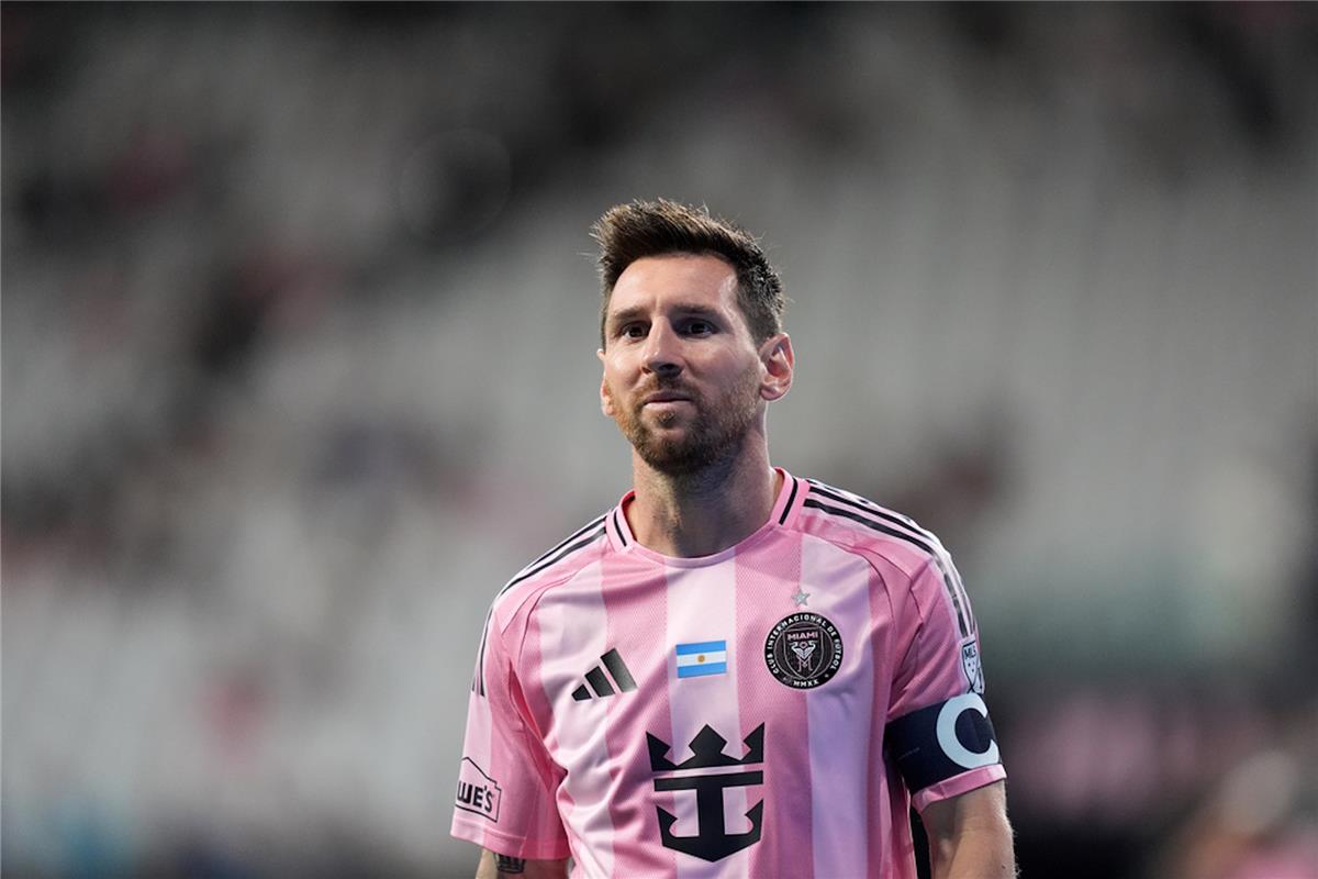 مدة غياب ليونيل ميسي جراء الإصابة وتحديثات حول مشاركته في كأس العالم