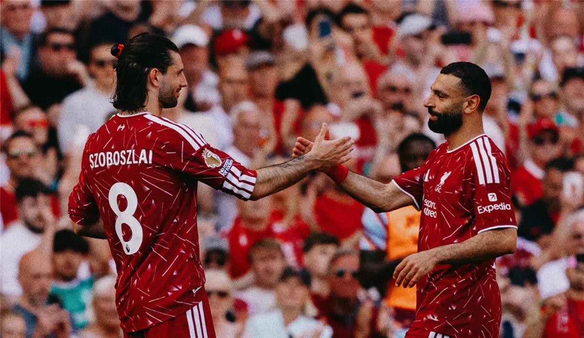 سوبوسلاي يوجه رسالة إلى محمد صلاح وروبرتسون ويشارك توقعاته لجماهير ليفربول