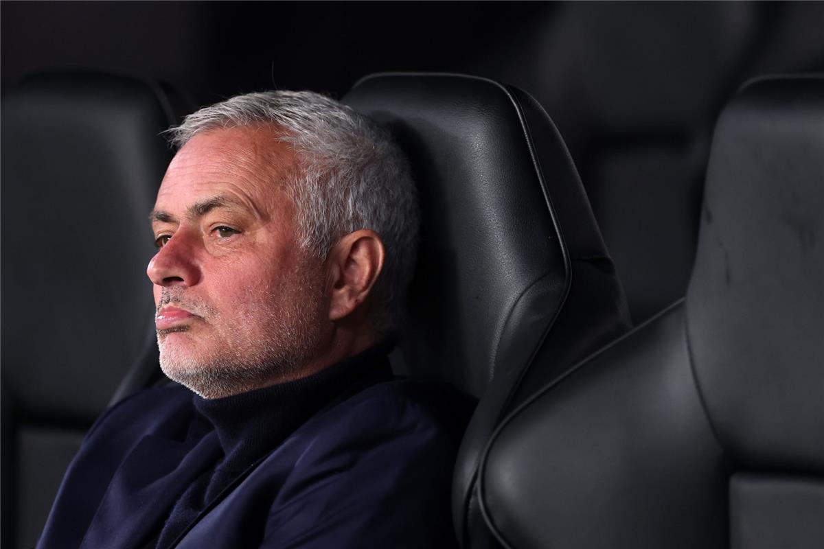 مورينيو ينجح في جذب نجم برشلونة المحتمل للانضمام إلى ريال مدريد