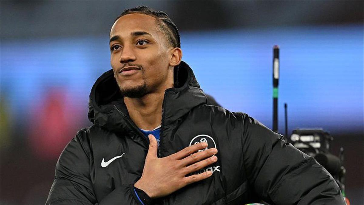 تشيلسي يحدد موقفه من انتقال جواو بيدرو إلى برشلونة