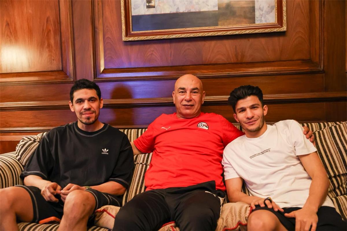 حسام حسن يرحب بمحمد حمدي وإسلام عيسى في تجمع منتخب مصر