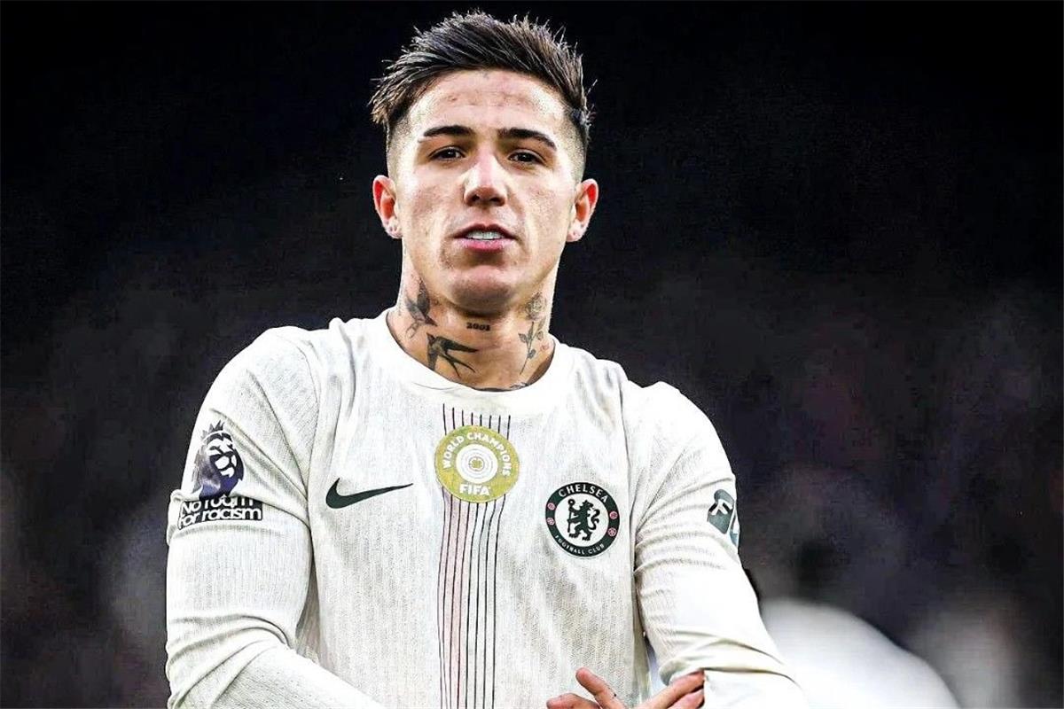 إنزو فرنانديز يقترب من الانتقال إلى ريال مدريد بعد تحديد تشيلسي لقيمته