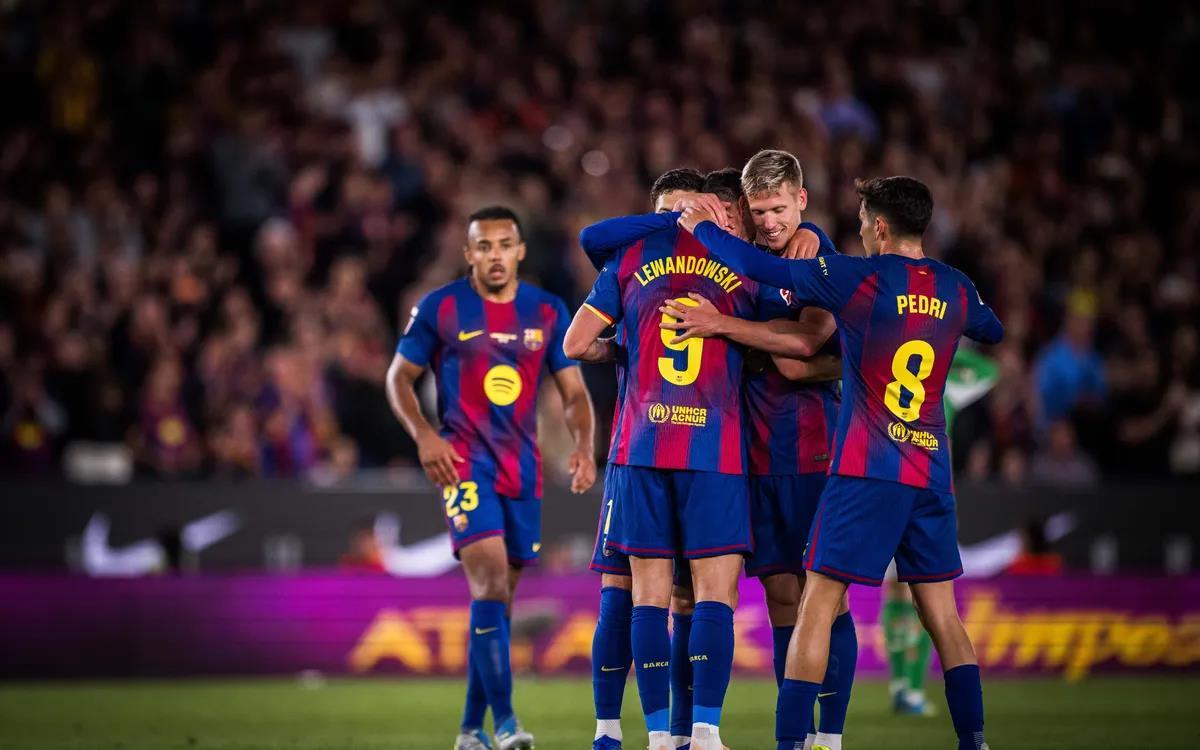 برشلونة يسعى لإبرام صفقة بارزة مع فليك بعد رحيل جوردون