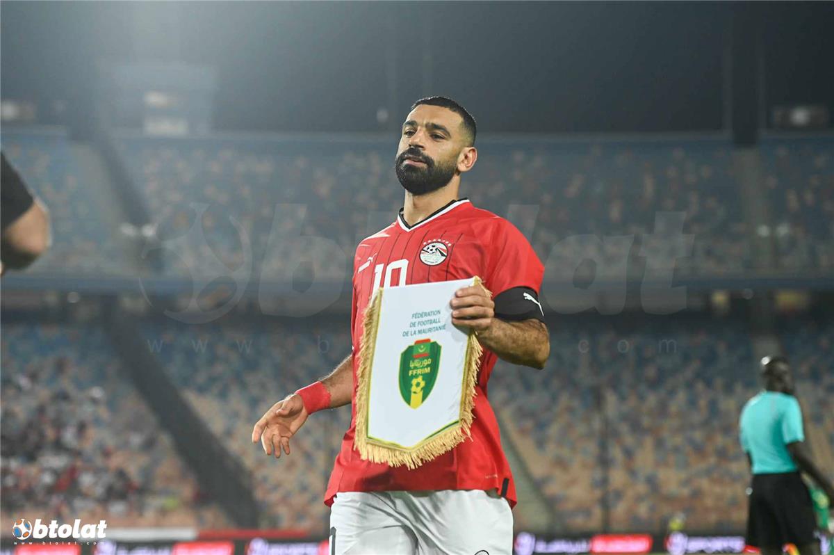 محمد صلاح يصل القاهرة وتطورات موقفه من معسكر منتخب مصر