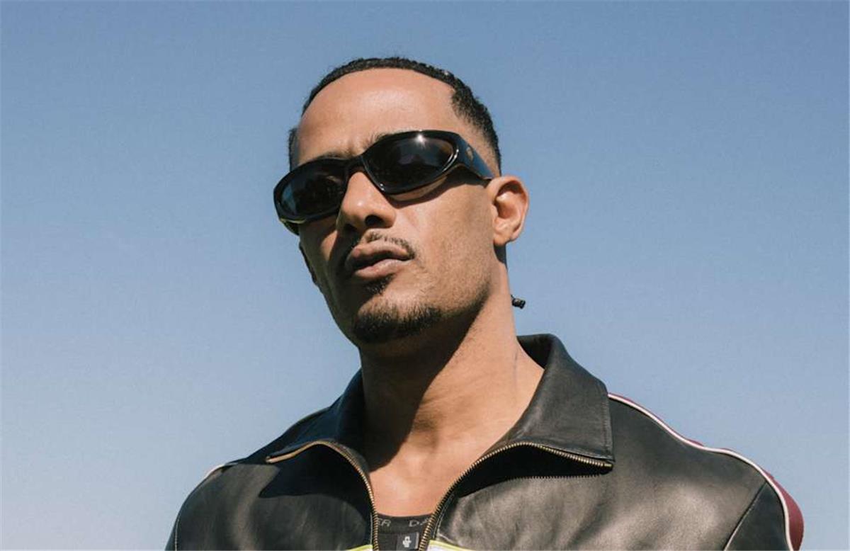 محمد رمضان يشيد بأساطير تشيلسي كصلاح ويكشف عن منافسته مع دروجبا