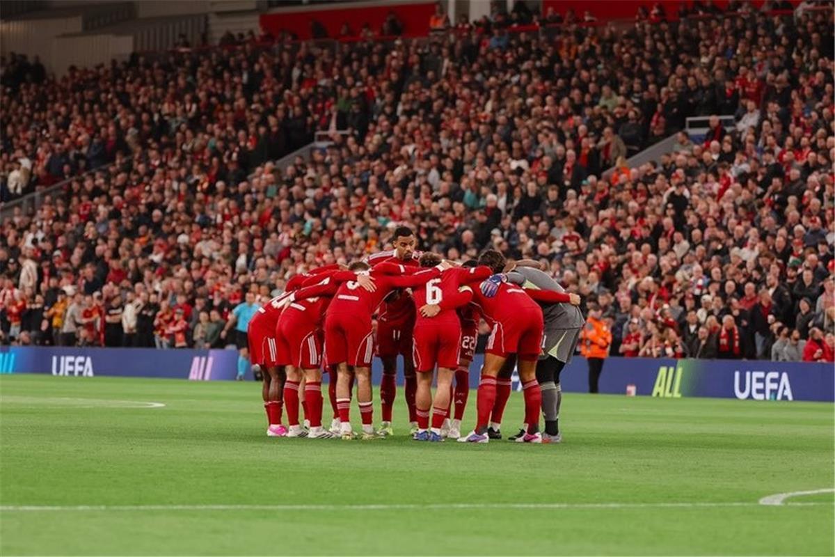 تقارير تكشف هوية اللاعب الثالث الذي يغادر ليفربول بعد انتهاء عقده، بعد رحيل صلاح وروبرتسون