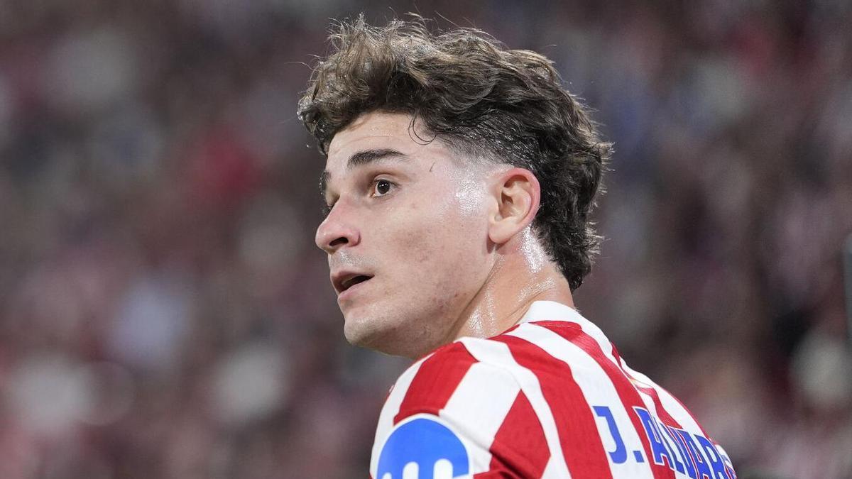 تقارير تشير إلى توتر بين ألفاريز وأتلتيكو مدريد وردود فعل ساخرة تجاه برشلونة