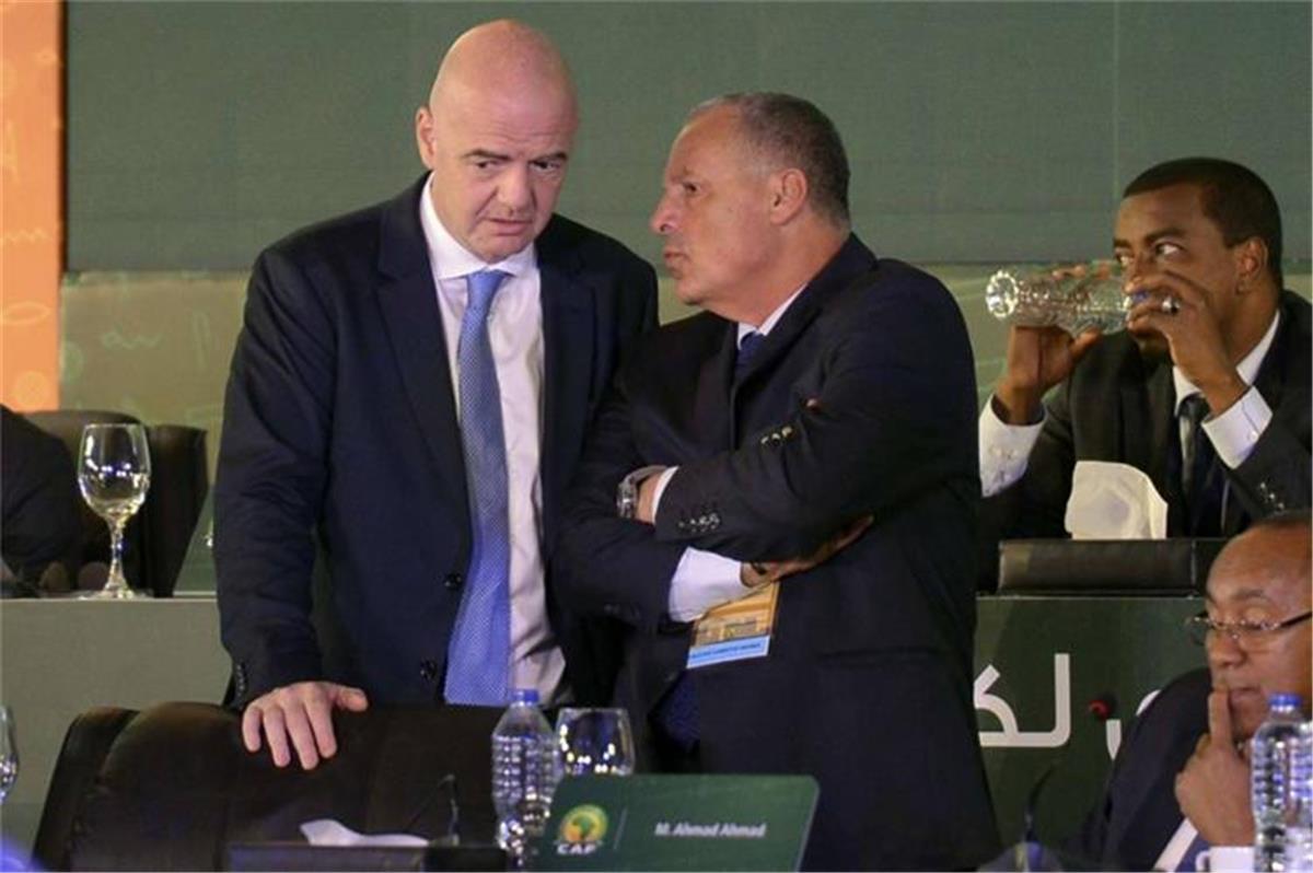 رئيس فيفا يبارك الزمالك على الفوز بالدوري ويثمن دور اتحاد الكرة