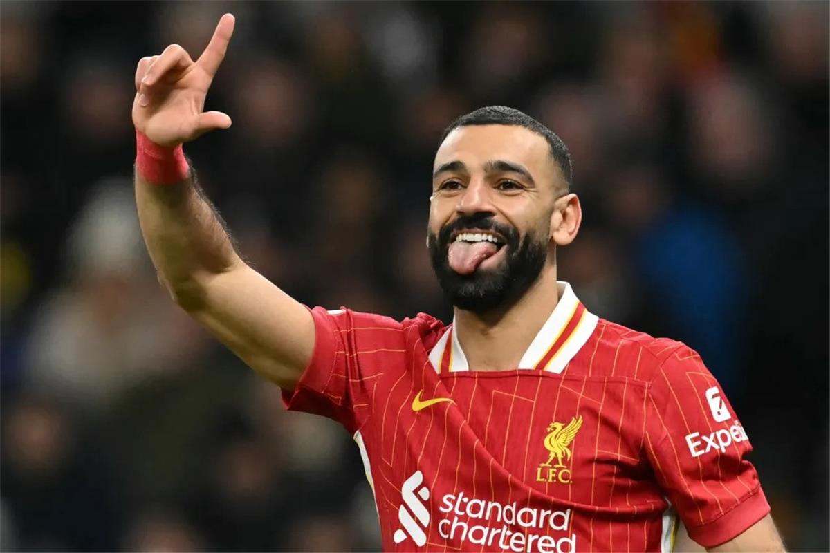 جماهير ليفربول تطالب باستعادة محمد صلاح عقب رحيل سلوت