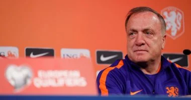 ديك أدفوكات يتولى تدريب منتخب كوراساو استعدادًا لكأس العالم 2026