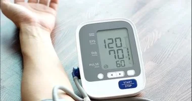 أبرز 10 عوامل تؤثر على تقلبات ضغط الدم على مدار اليوم