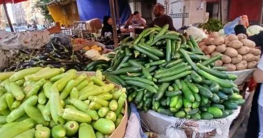 أسعار الخضروات والفاكهة مستقرة في سوق العبور مع تسجيل الطماطم لأعلى سعر لها