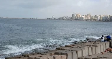 معنى العلم الأخضر على شواطئ بورسعيد ودلالاته البحرية