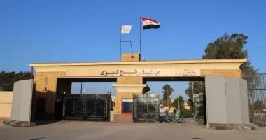 معبر رفح يعيد فتح بوابته لاستقبال مجموعة جديدة من العائدين الفلسطينيين