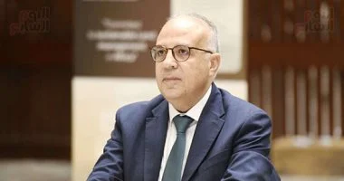 وزير الري يعلن تعزيز وحدات الطوارئ في محطات الميكانيكا والكهرباء
